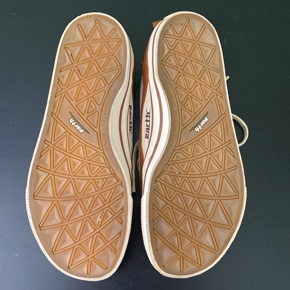 Earth Harbor Leather Suede Lace Up Sneakers Shoes Powder Cream & Tan Size 6 - Picture 11 of 12